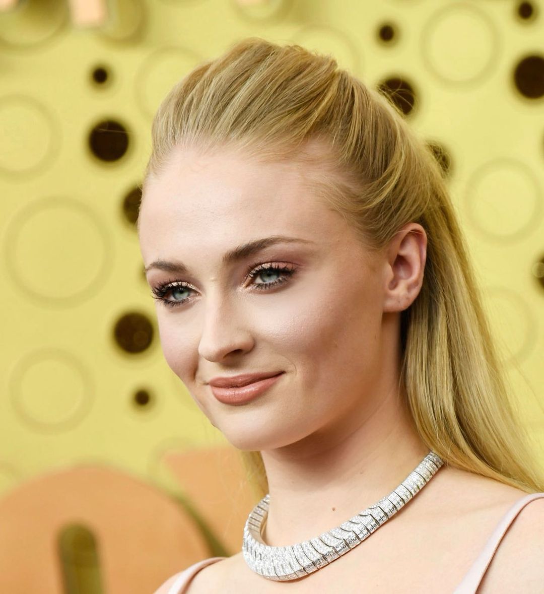 Sophie Turner Biography, Wiki, Age, Family, Career, Net worth